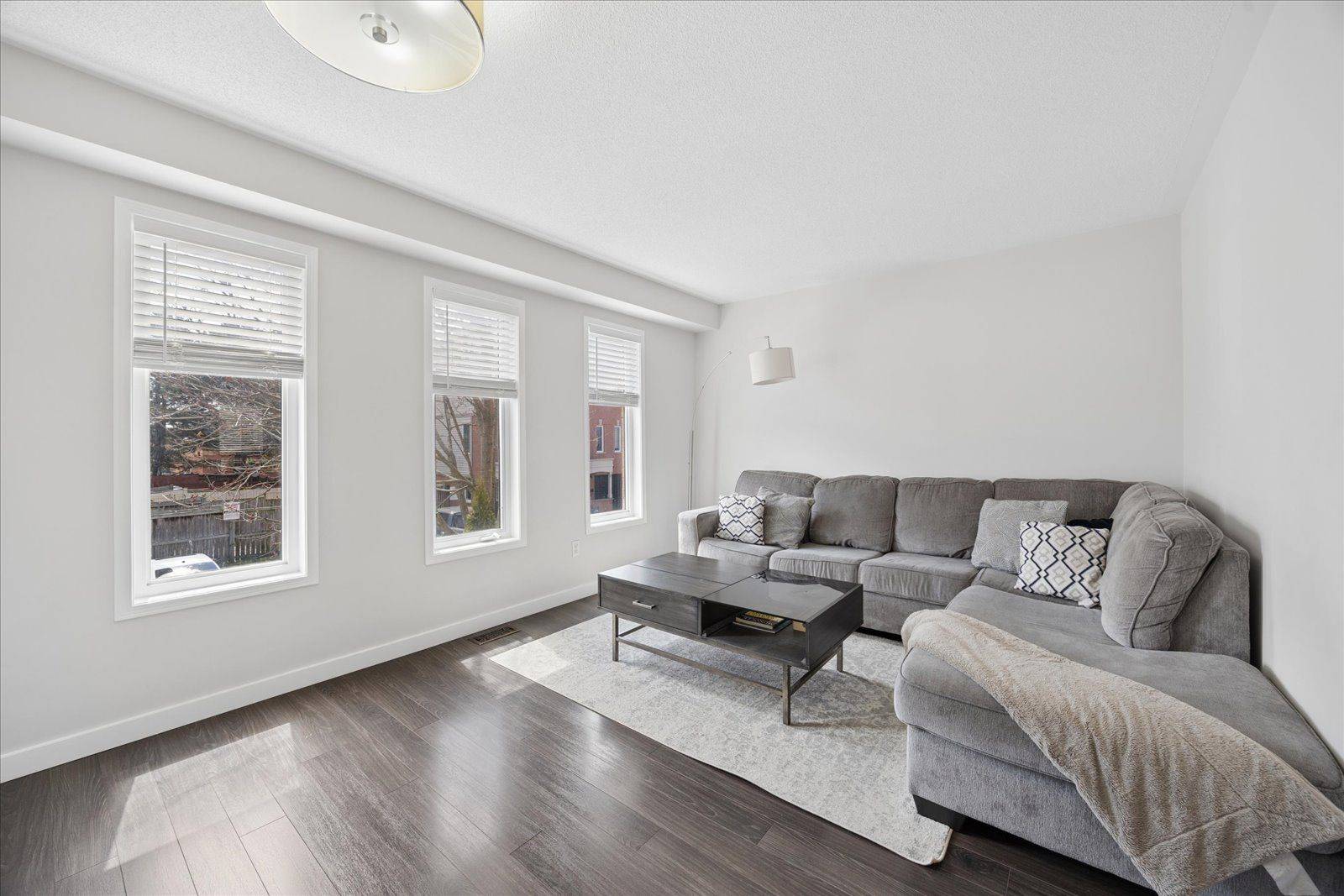 50 Spraggins LN, Ajax, ON L1T 4H2