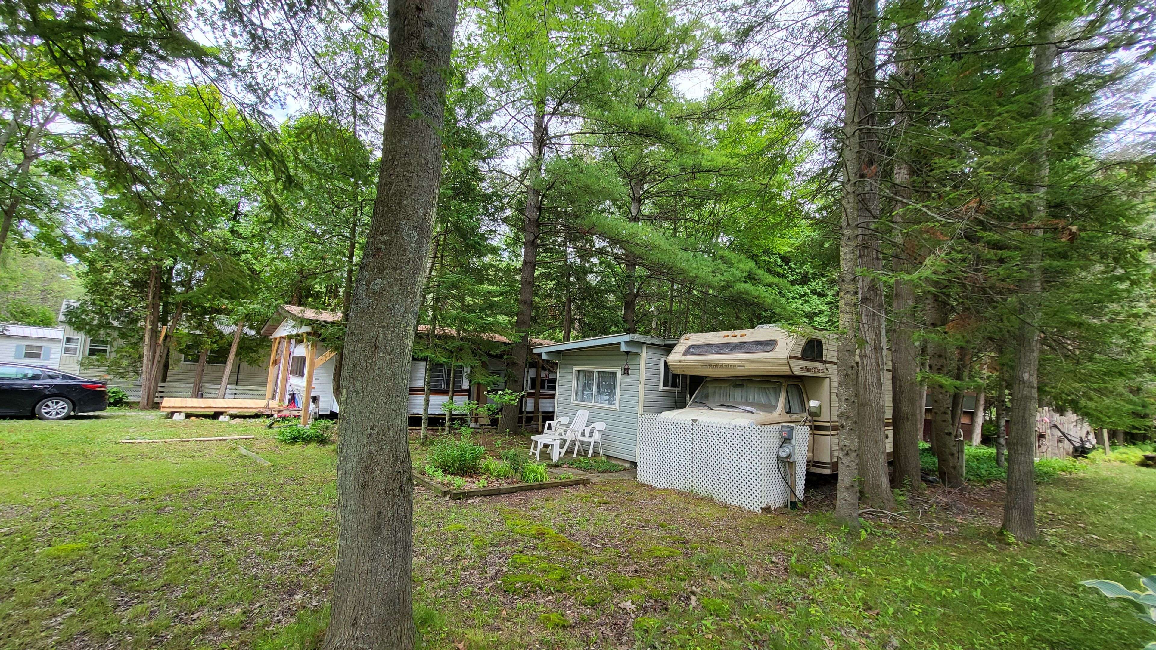 3 Chickadee DR, Georgina, ON L0E 1N0