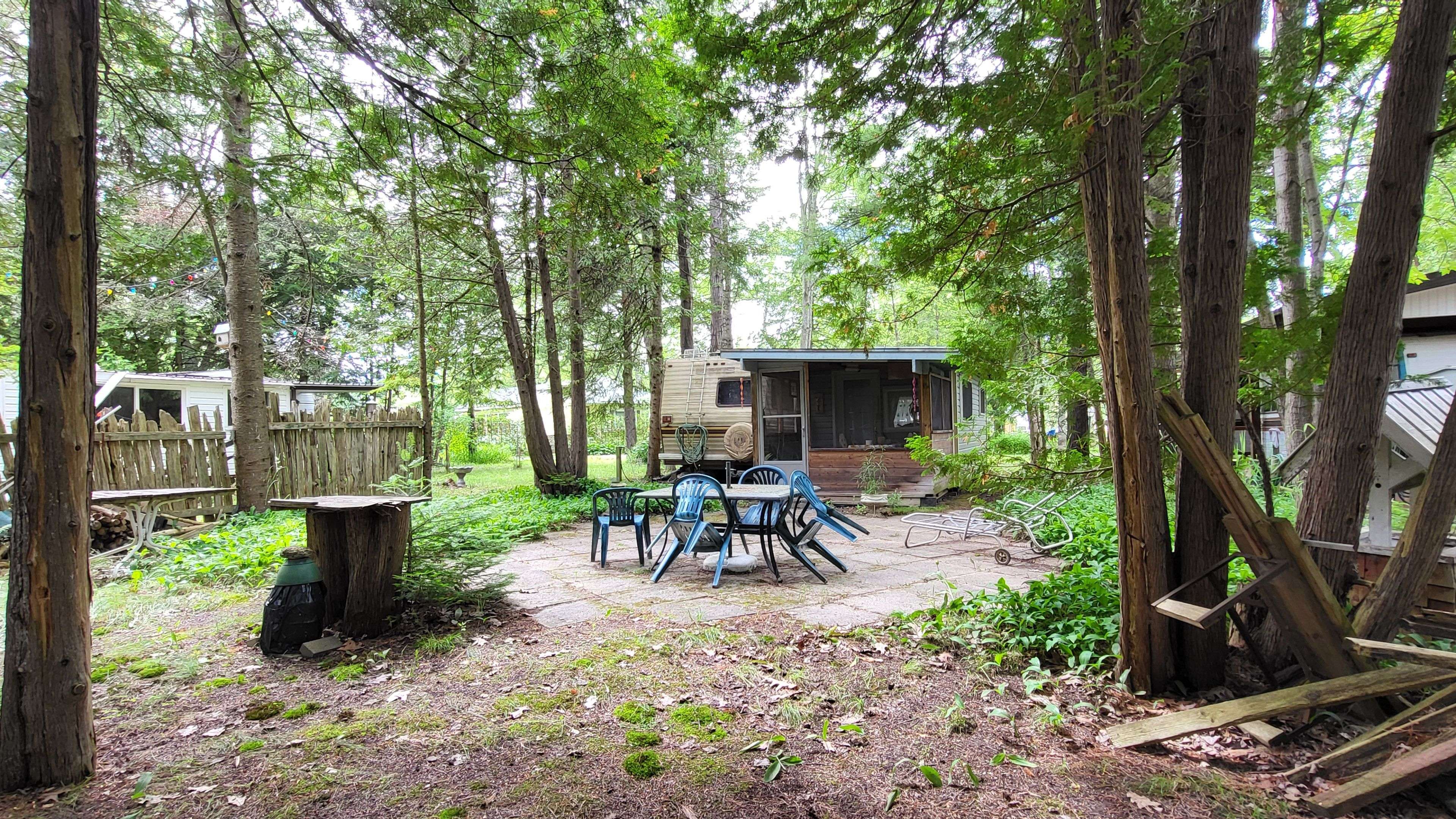 3 Chickadee DR, Georgina, ON L0E 1N0