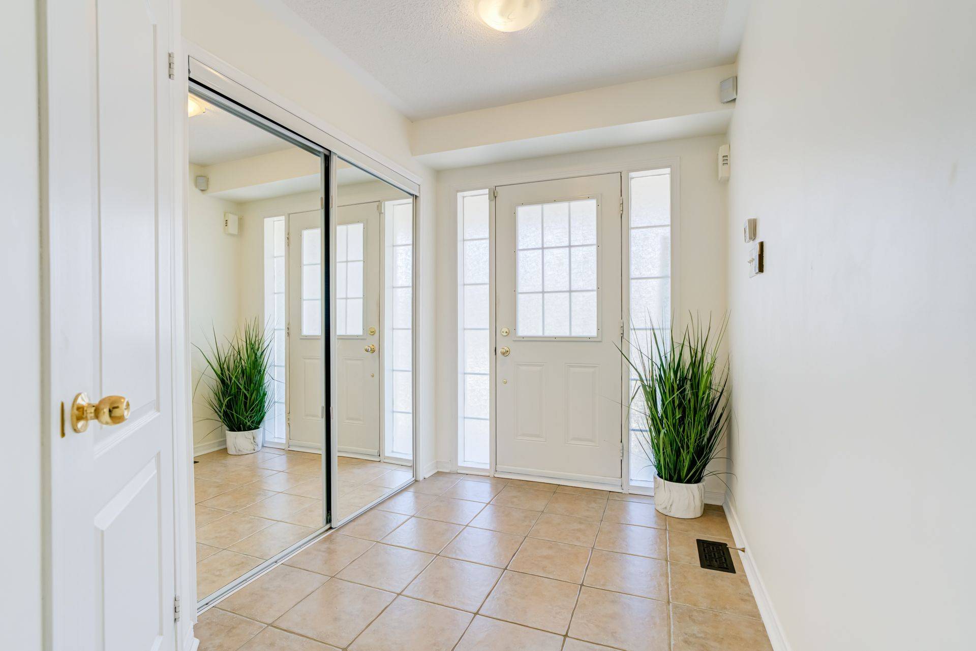 105 Hammill HTS, East Gwillimbury, ON L0G 1M0