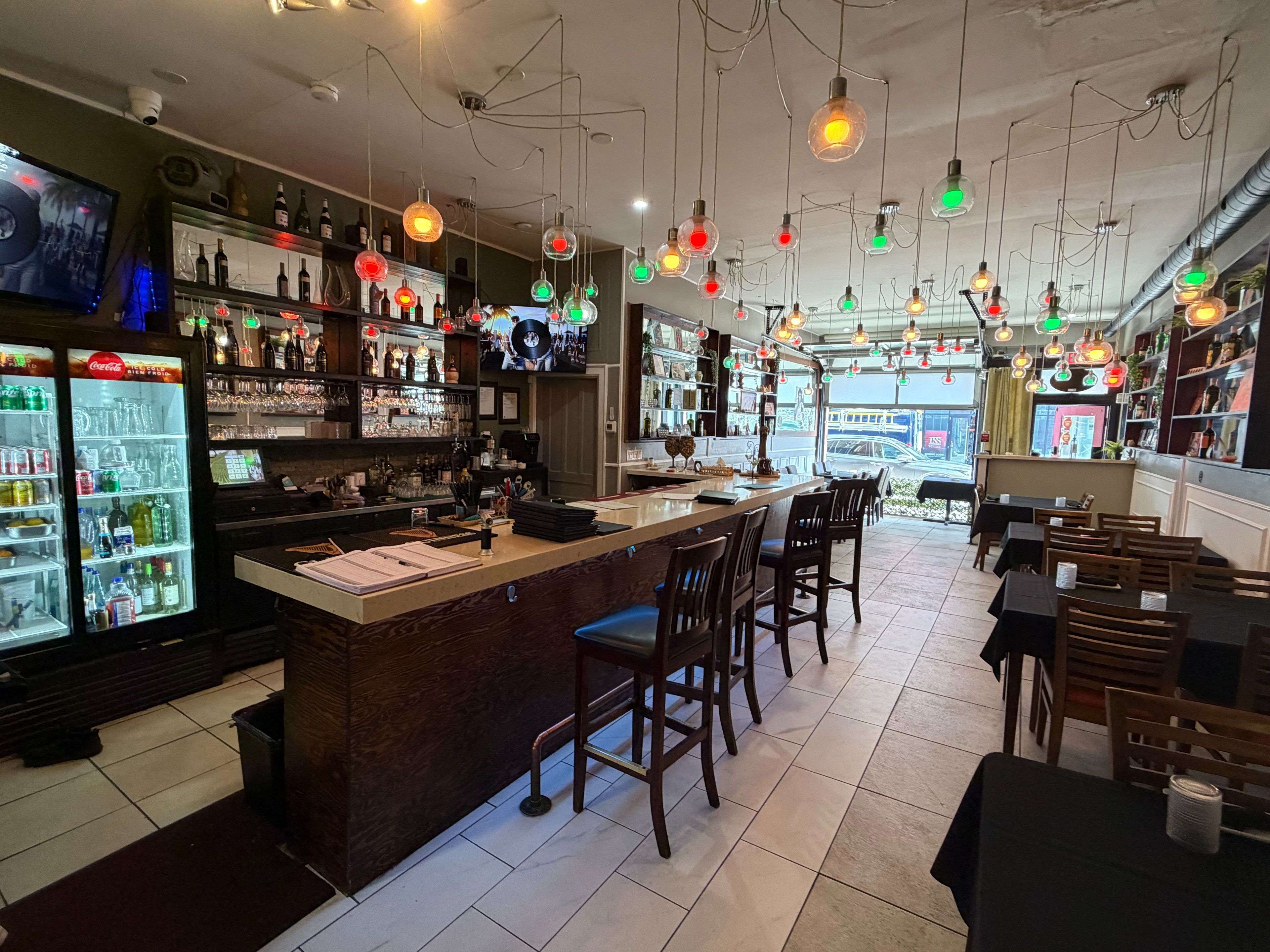 62 Dunlop ST W, Barrie, ON L4N 1A4