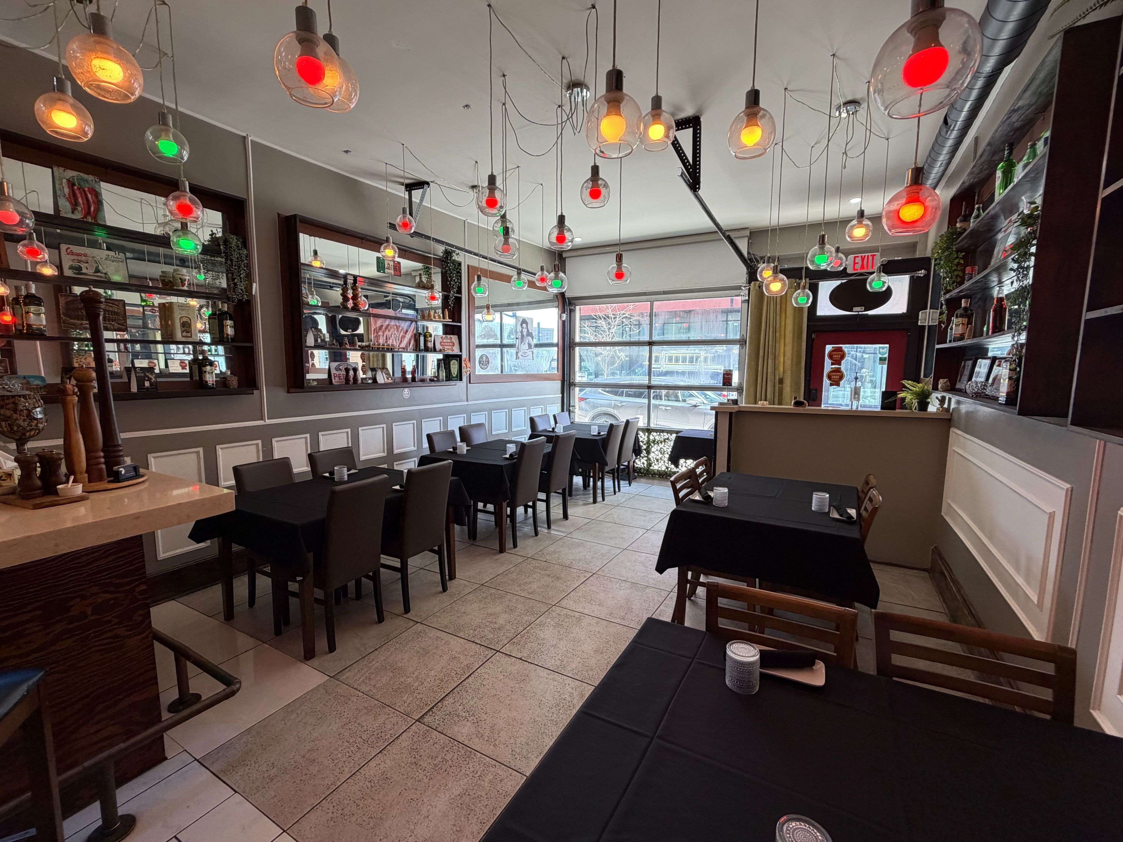 62 Dunlop ST W, Barrie, ON L4N 1A4