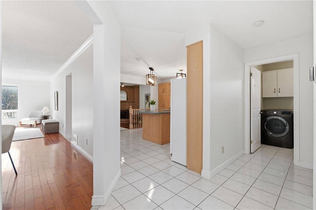 12 Sumner CRES, Grimsby, ON L3M 5E2