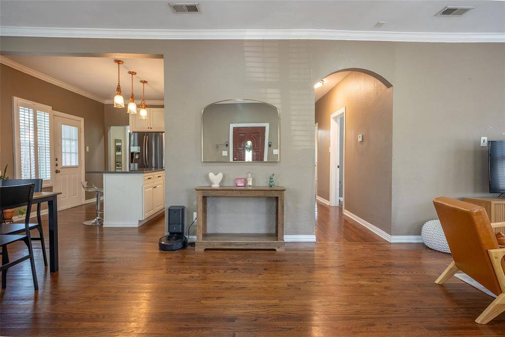 1004 Moreland Avenue, Dallas, TX 75204