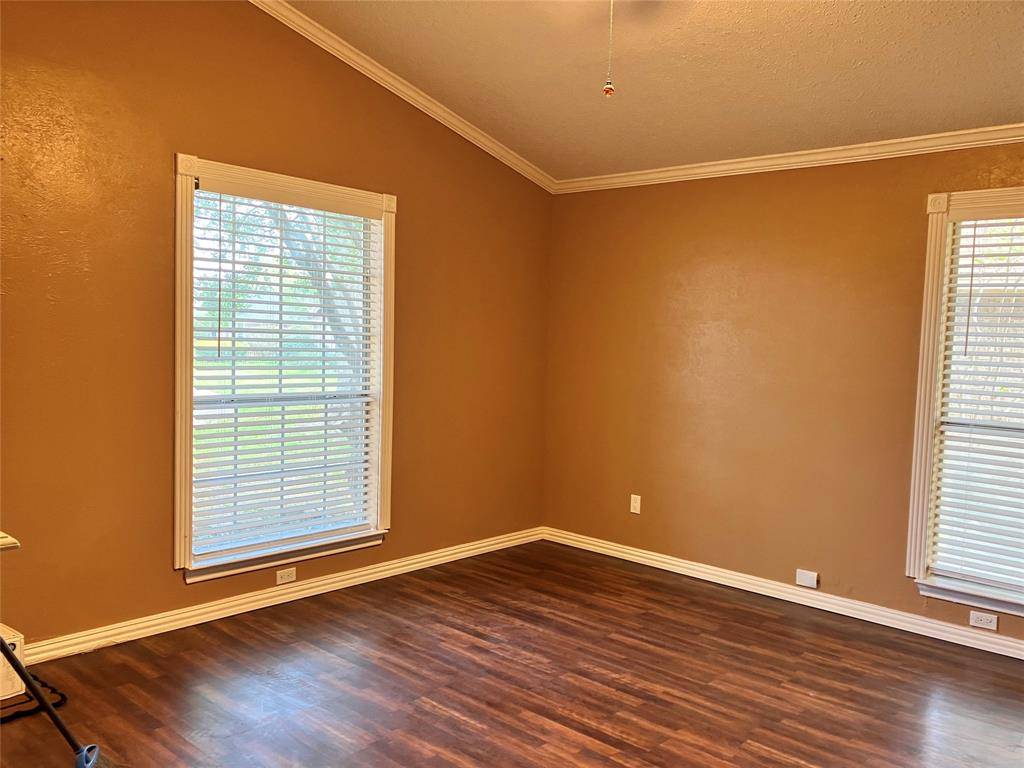 304 Crooked Lane, Mesquite, TX 75149