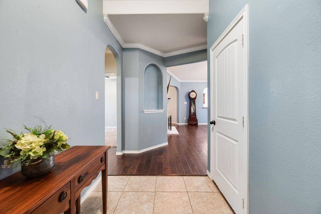 11021 Erinmoor Trail, Fort Worth, TX 76052