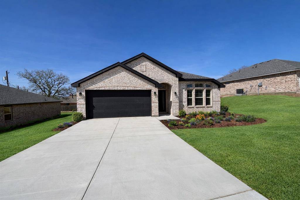 1537 Dresser Street, Graham, TX 76450