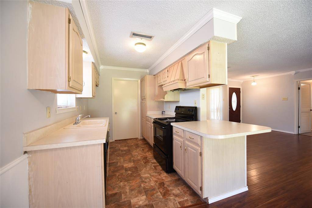 8945 Flicker Lane, Dallas, TX 75238