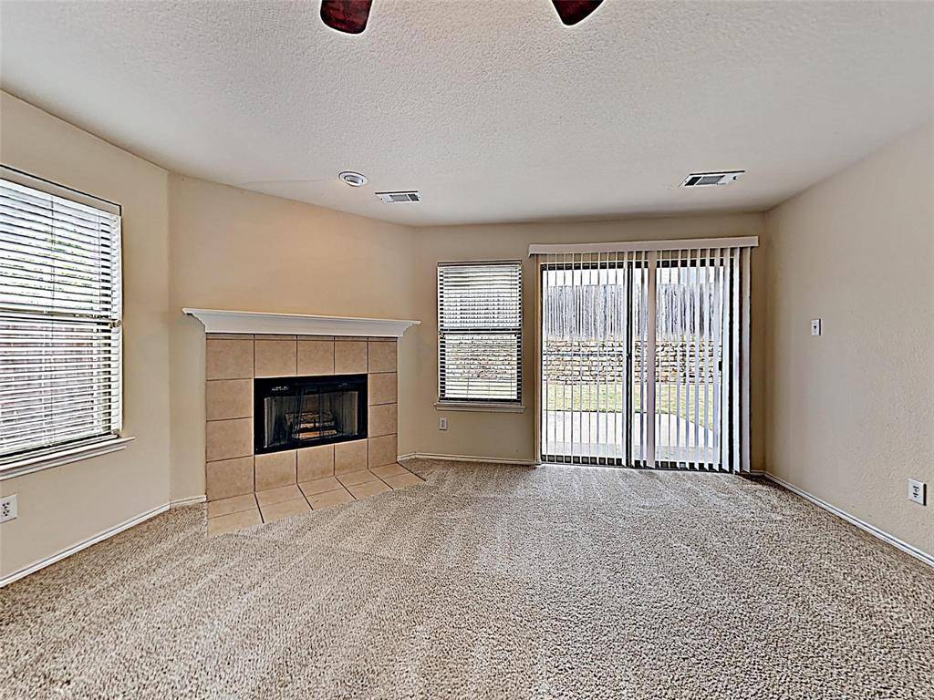 5117 Meridian Lane, Fort Worth, TX 76244