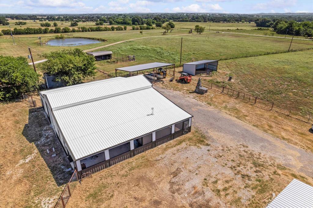 139 County Road 2156, Gainesville, TX 76240