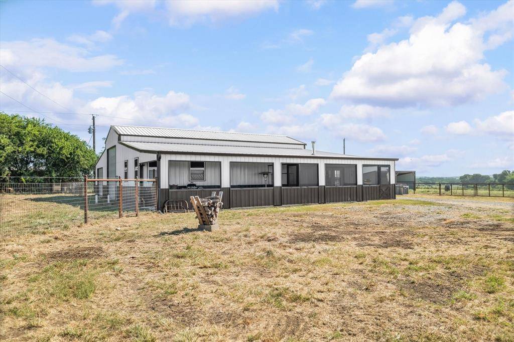 139 County Road 2156, Gainesville, TX 76240