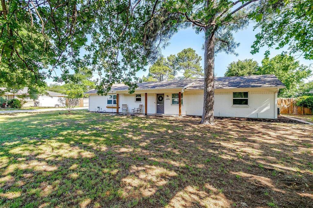 2212 Ridge Lane, Grapevine, TX 76051