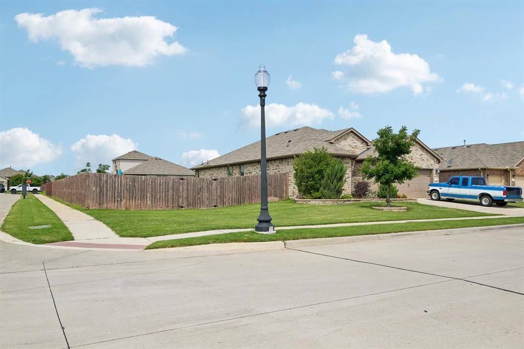 439 Helm Lane, Azle, TX 76020