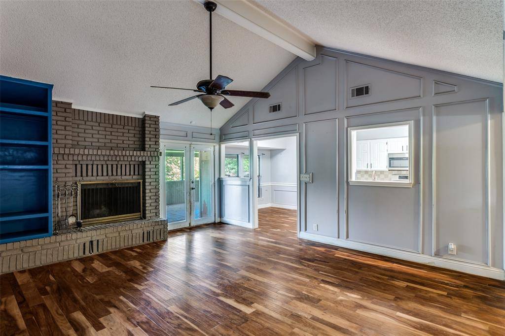 233 Billy Creek Drive, Hurst, TX 76053