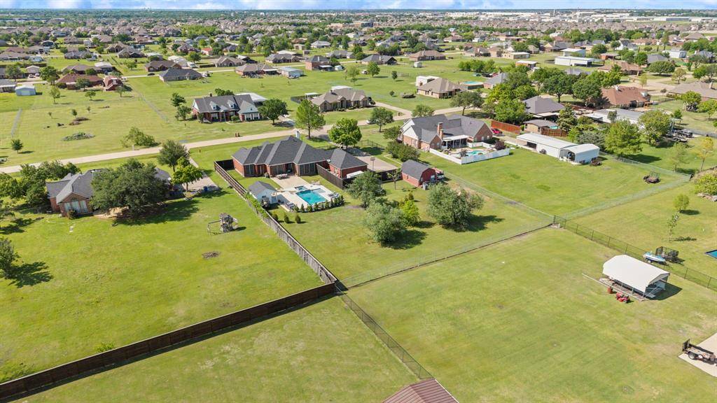 10913 Richard Circle, Forney, TX 75126