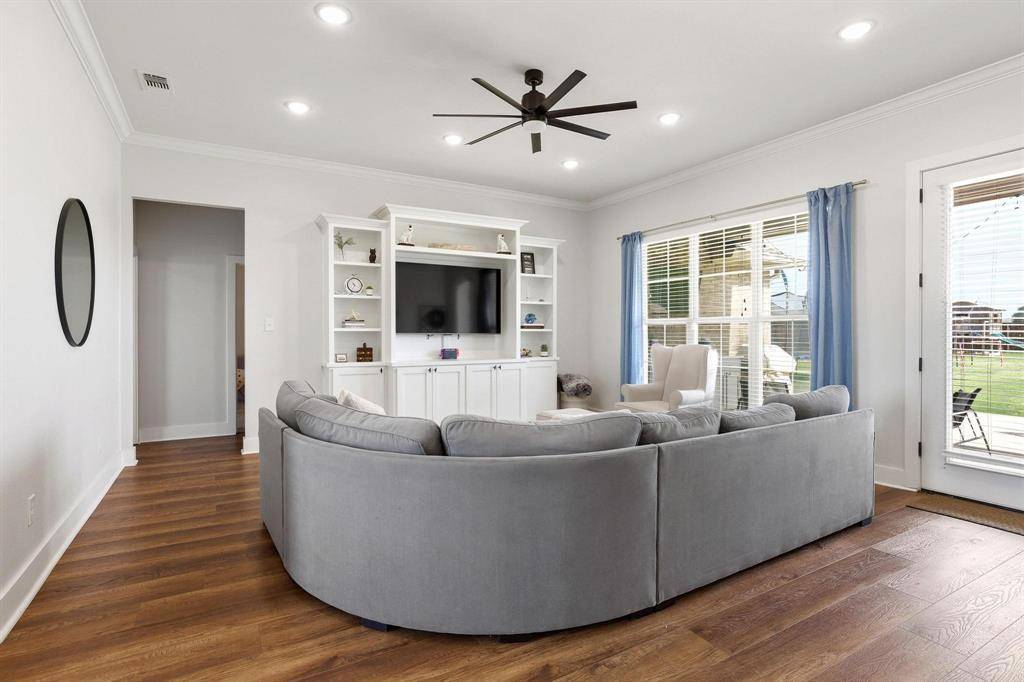 112 Chisolm Trail, Pottsboro, TX 75076