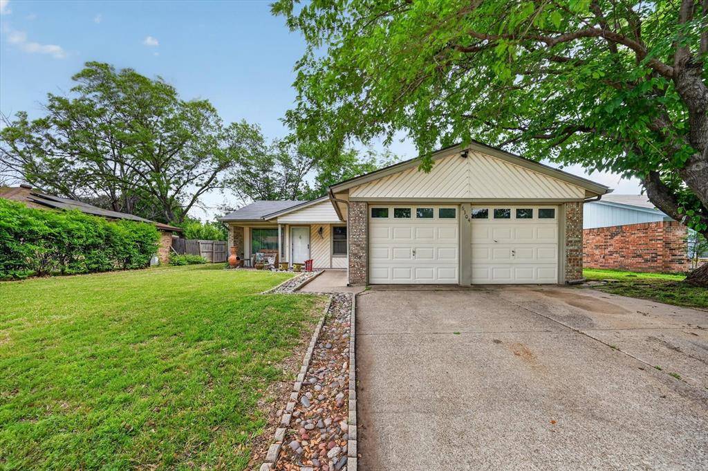 6304 Cascade Circle, Watauga, TX 76148