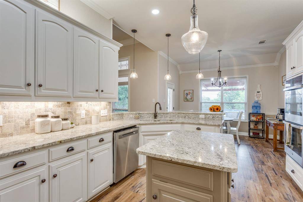 359 Saddle Club Road, Weatherford, TX 76088