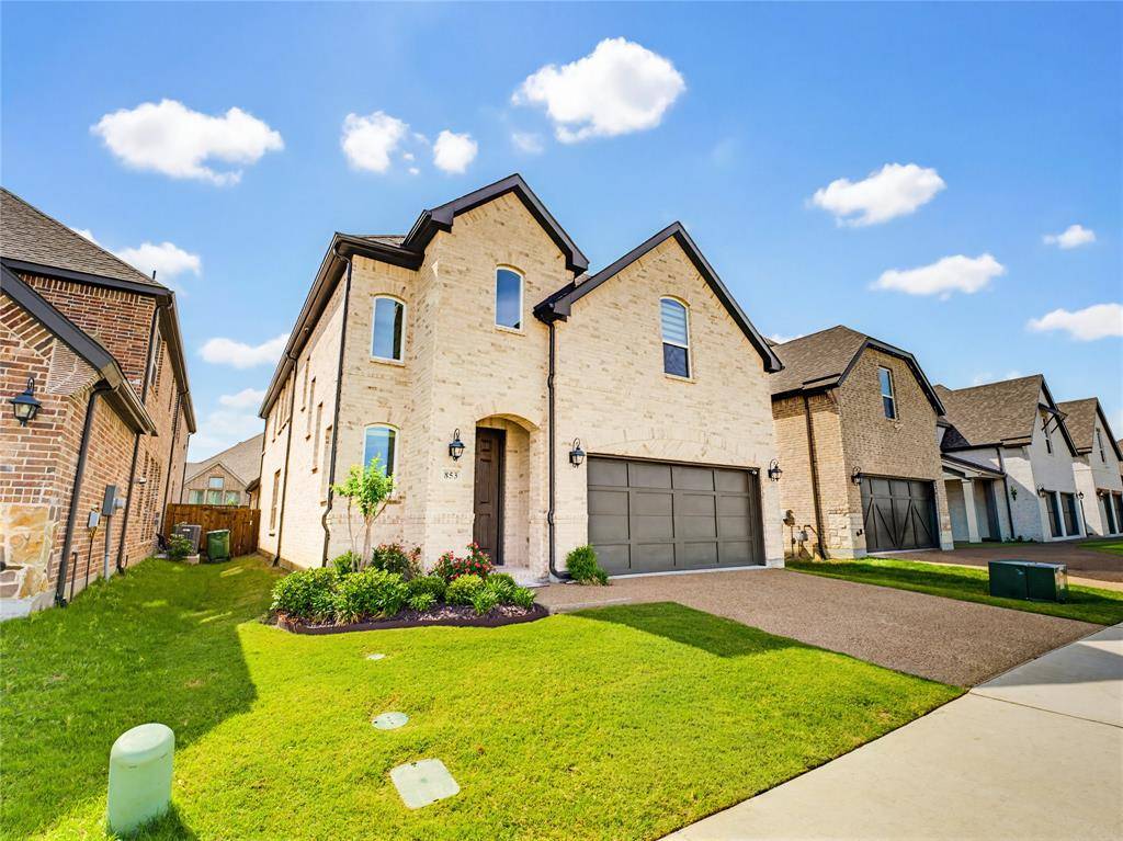 853 Lady Tessala Avenue, Lewisville, TX 75056