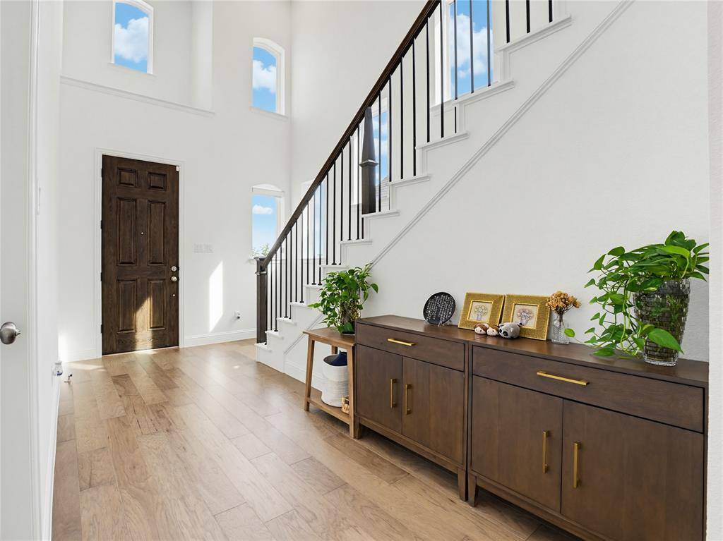 853 Lady Tessala Avenue, Lewisville, TX 75056