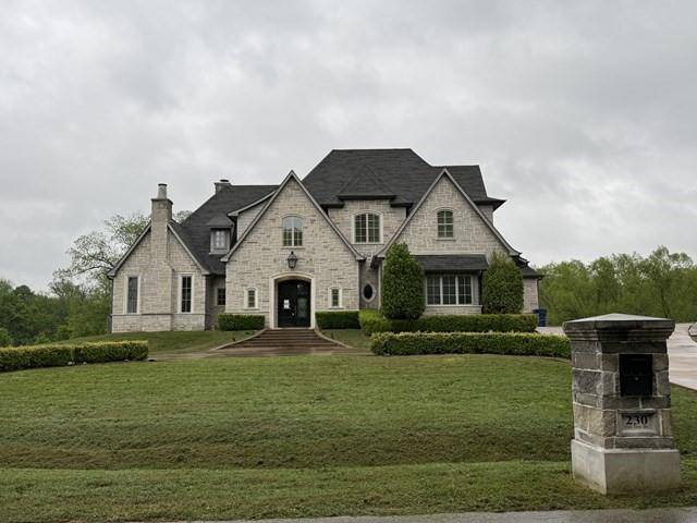 230 Oak Tree Drive, Waxahachie, TX 75165