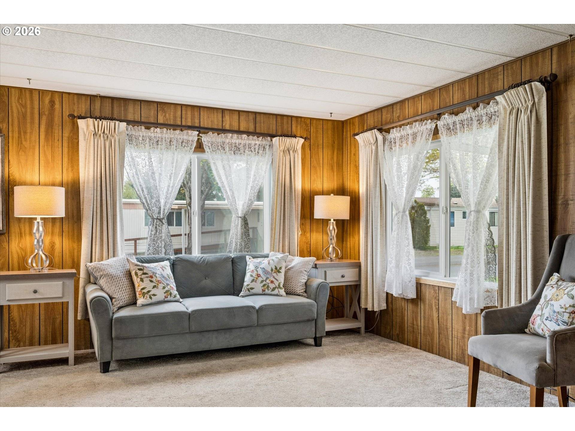 1400 CANDLELIGHT DR #200, Eugene, OR 97402