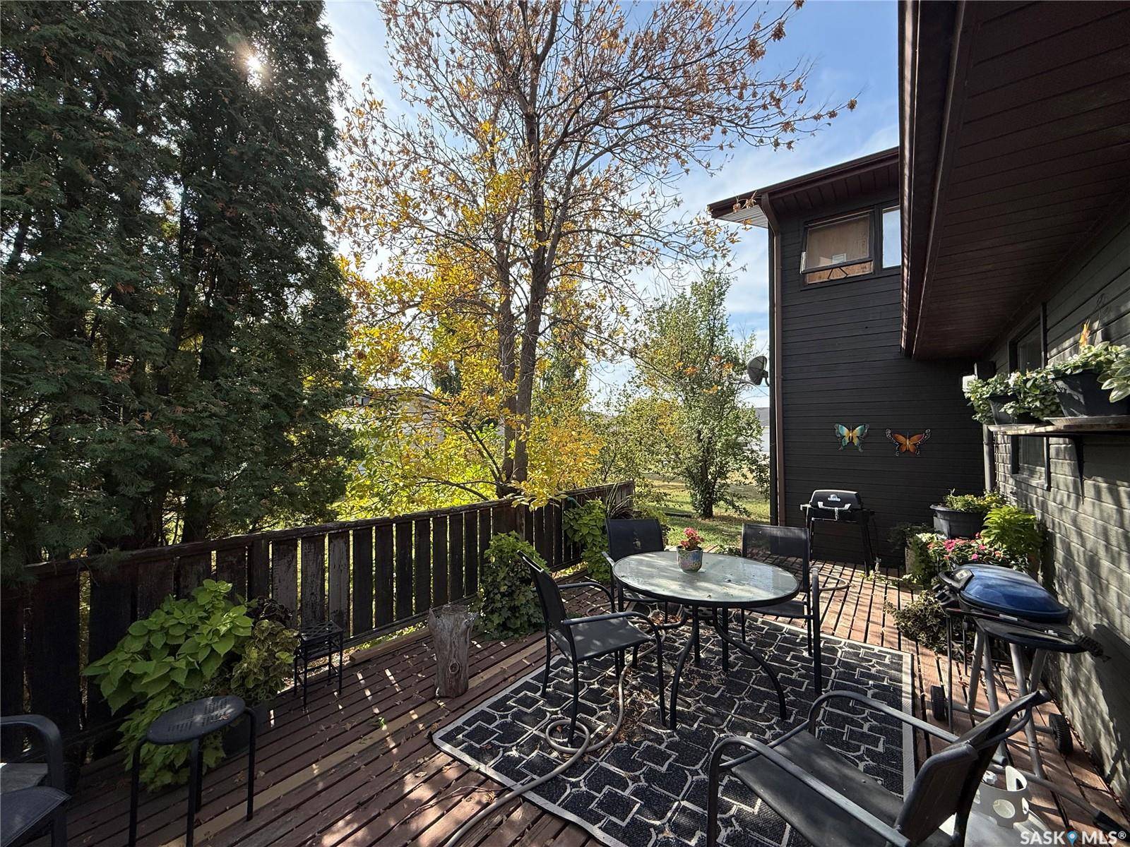 909 Larson CRESCENT, Eston, SK S0L 1A0