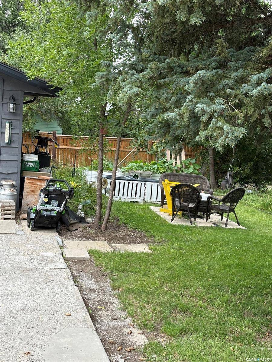 201 4th AVENUE SE, Eston, SK S0L 1A0