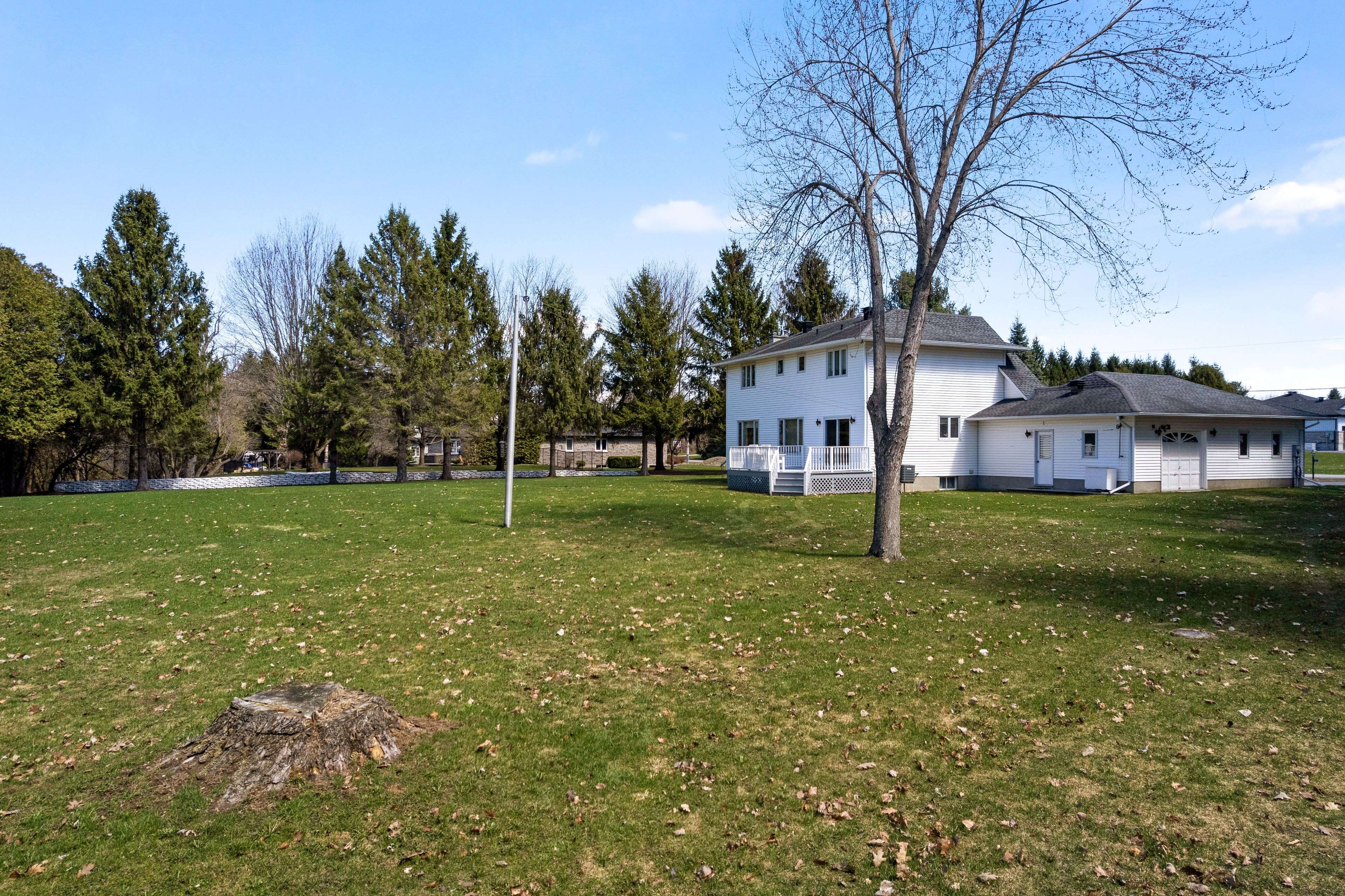 17 MARIC TRL, North Grenville, ON K0G 1J0