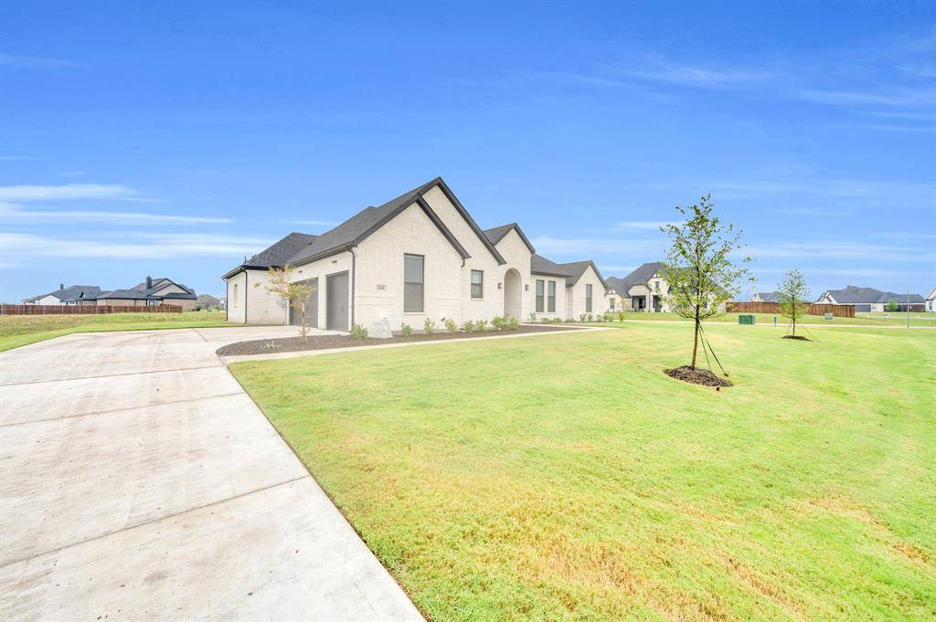 1610 Blackfoot Parkway, Waxahachie, TX 75165