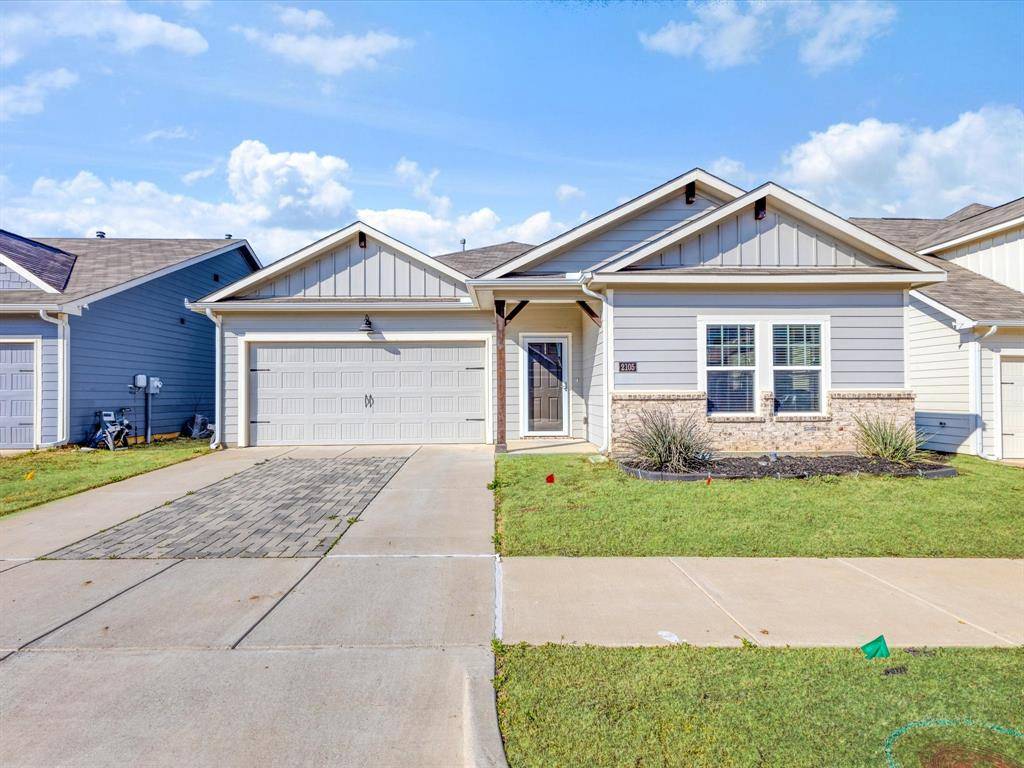 2105 Paxton Way, Denton, TX 76209