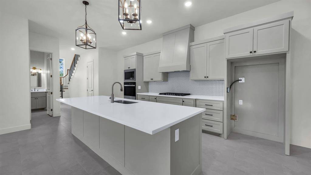 208 Park Villa Lane, Aledo, TX 76008