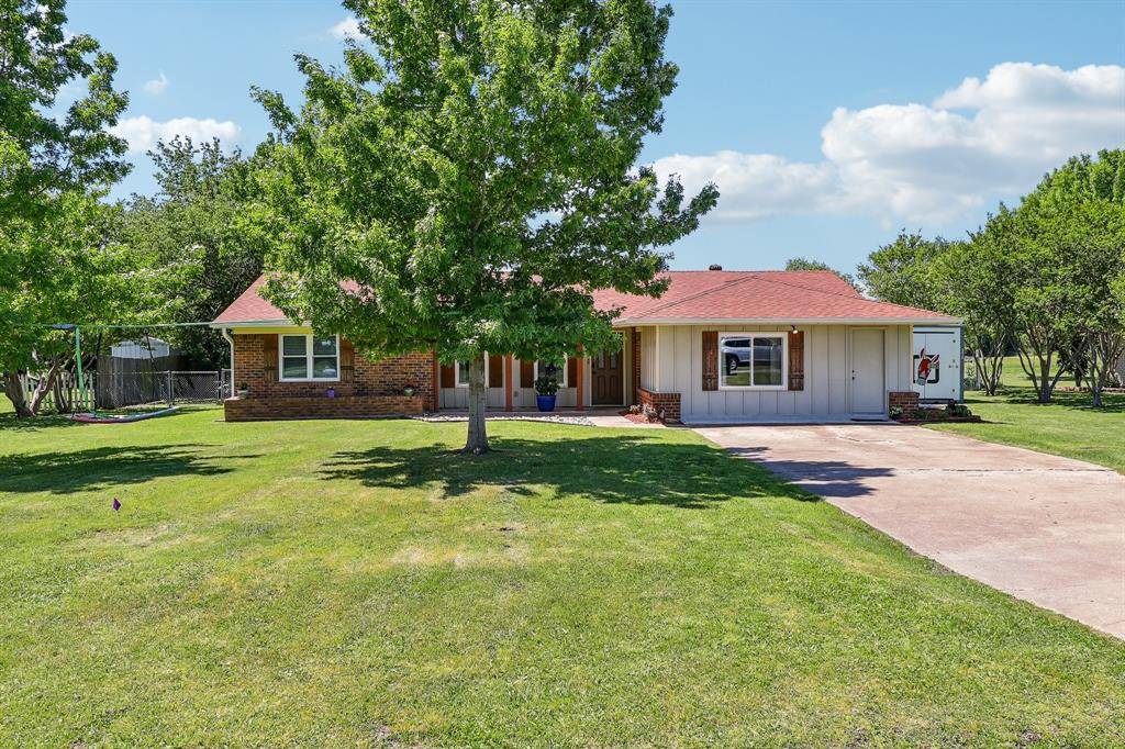 131 Carol Lane, Pecan Hill, TX 75154