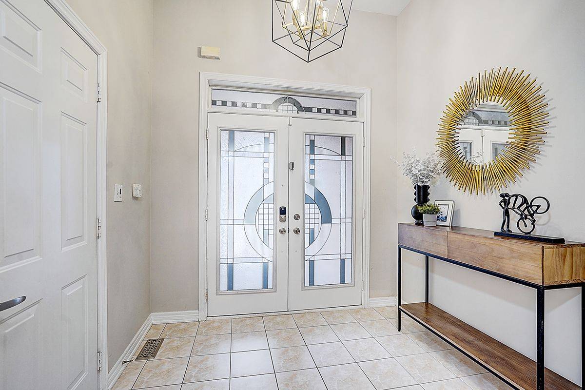 2455 Felhaber CRES, Oakville, ON L6H 7N8