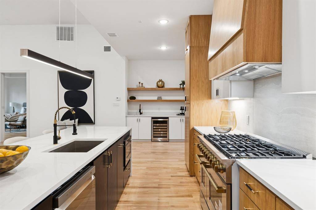 3940 N Crest Haven Road, Dallas, TX 75209