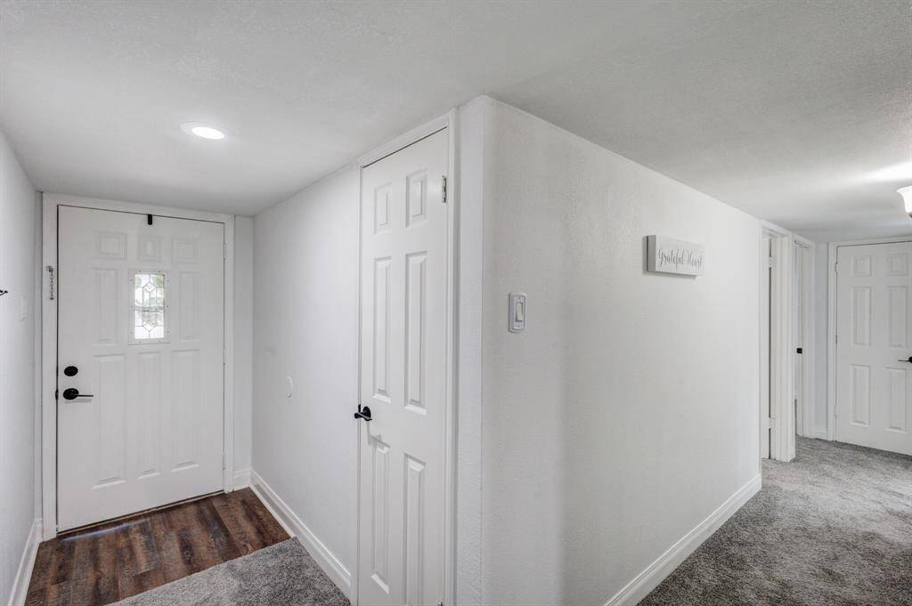 606 Hillcrest Street, Mansfield, TX 76063