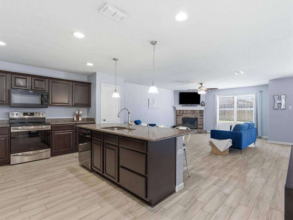 7705 Captain Lane, Fort Worth, TX 76179