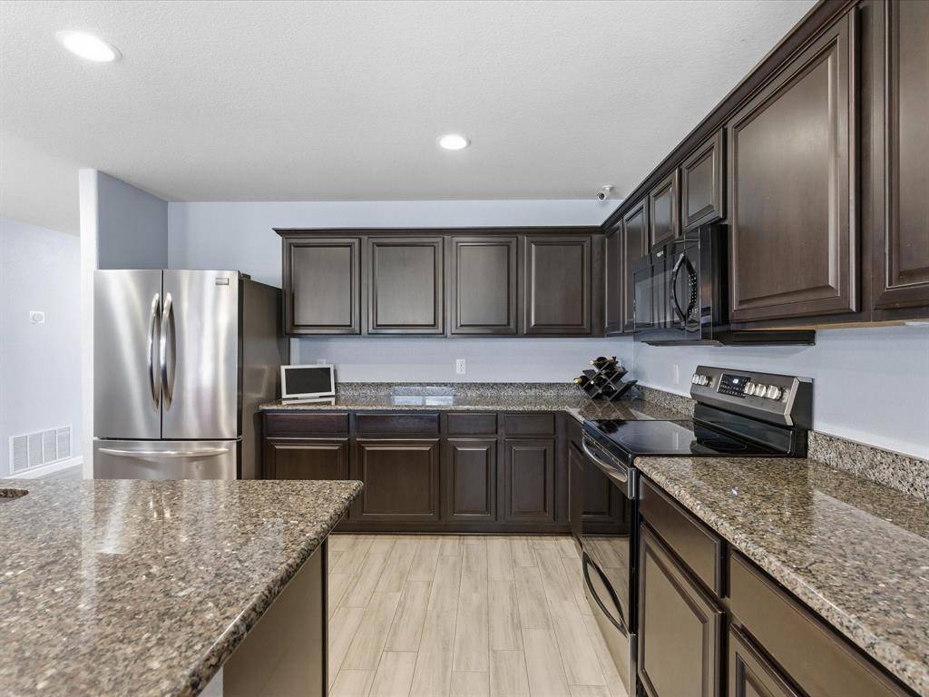 7705 Captain Lane, Fort Worth, TX 76179