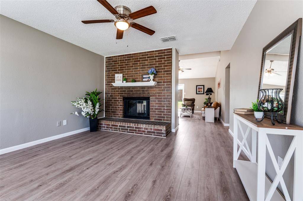 1721 Meadow Lane Terrace, Fort Worth, TX 76112