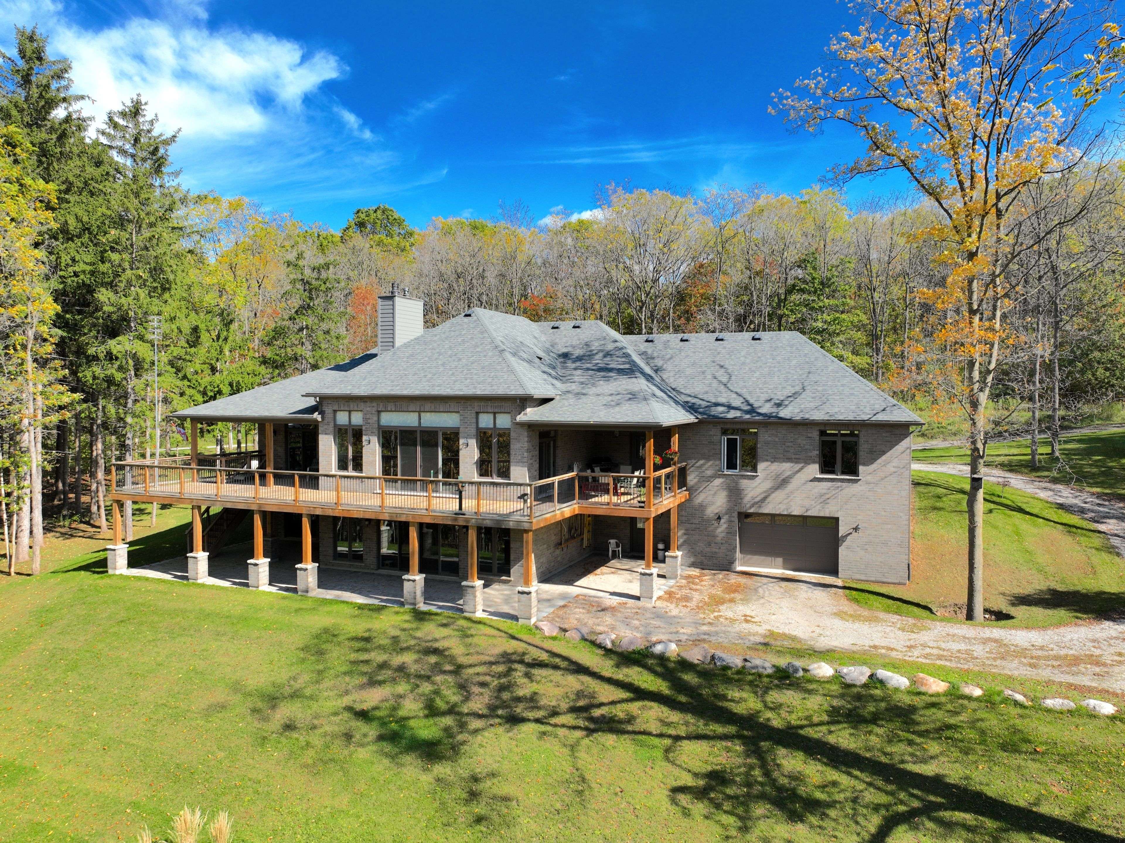 17000 Storey DR, Thames Centre, ON N0M 2P0