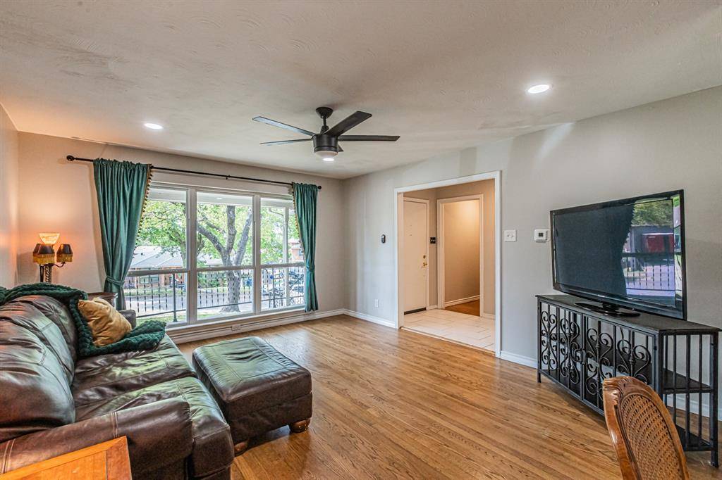 3520 Loganwood Drive, Dallas, TX 75227