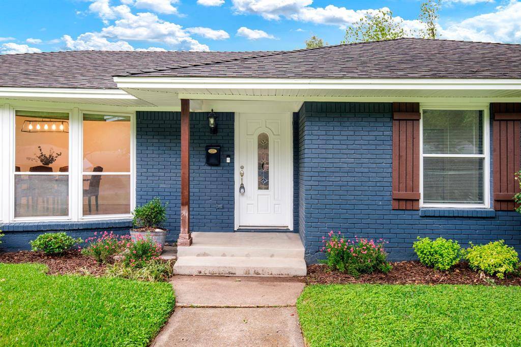 3001 Lavita Lane, Farmers Branch, TX 75234