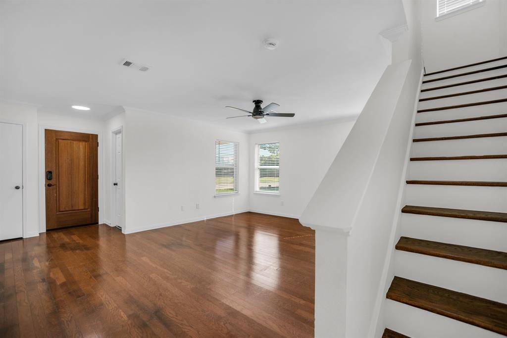 2322 Tan Oak Drive, Dallas, TX 75212