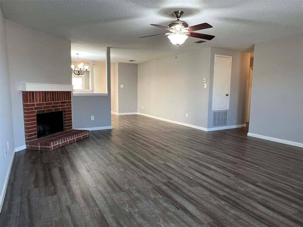 3849 Irish Setter Drive, Fort Worth, TX 76123