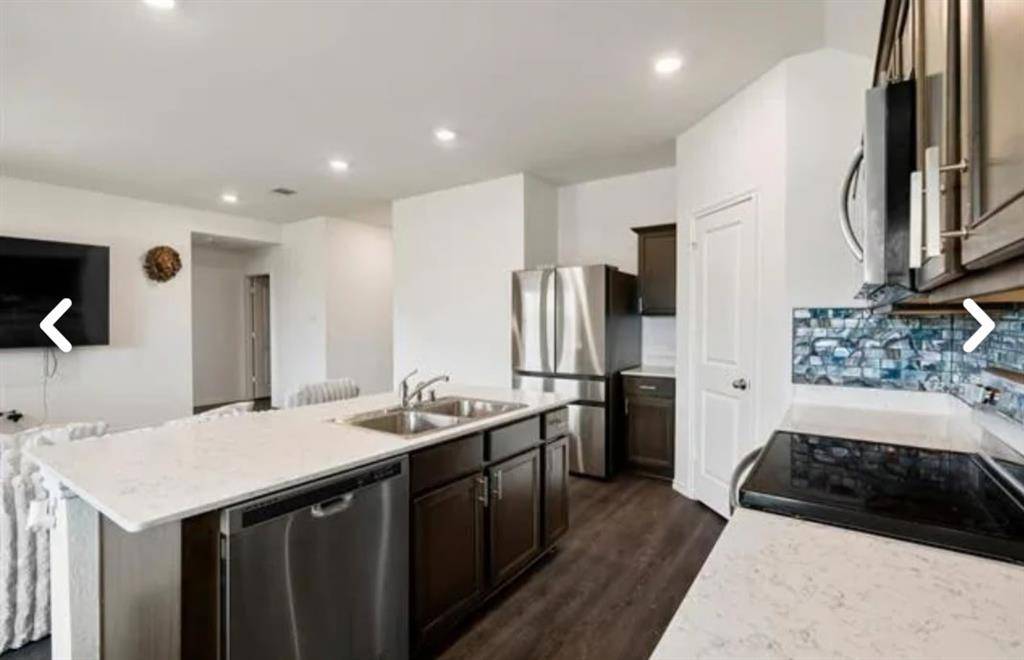 1111 FAIRBANKS Drive, Ennis, TX 75119