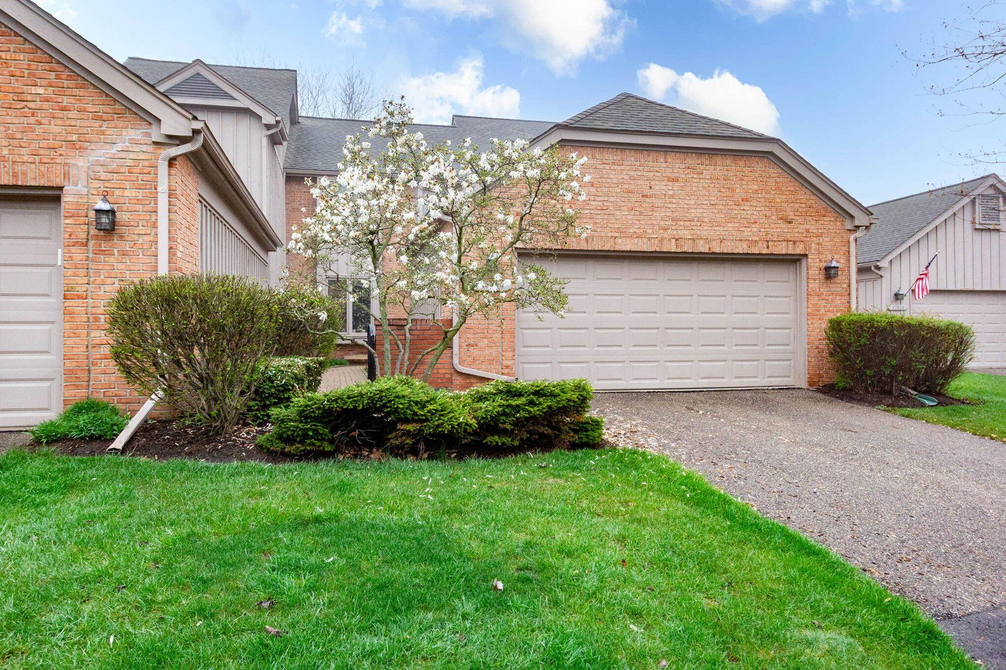 37834 Siena DR, Farmington Hills, MI 48331