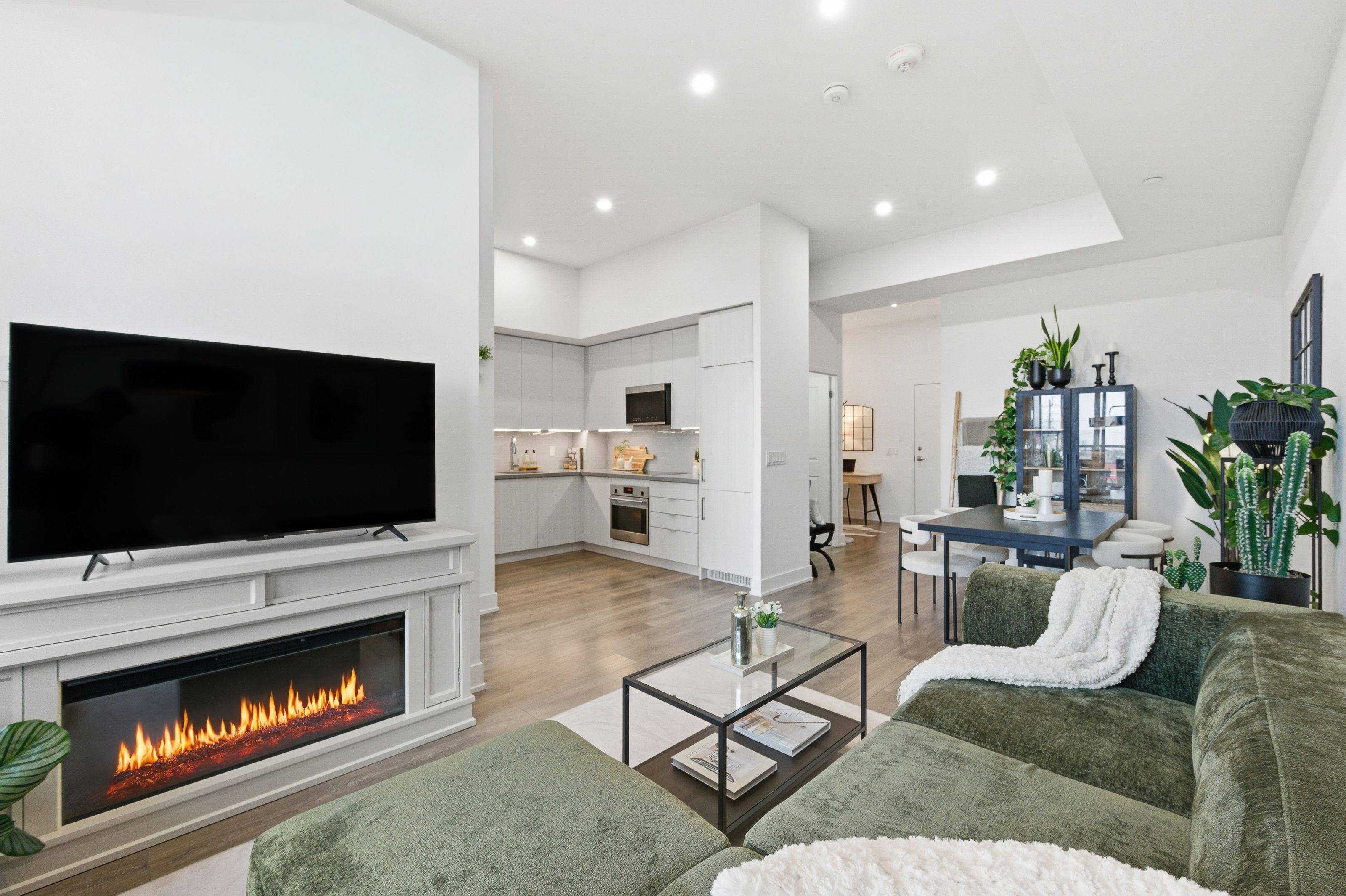 297 Oak Walk DR #314, Oakville, ON L6H 3R6