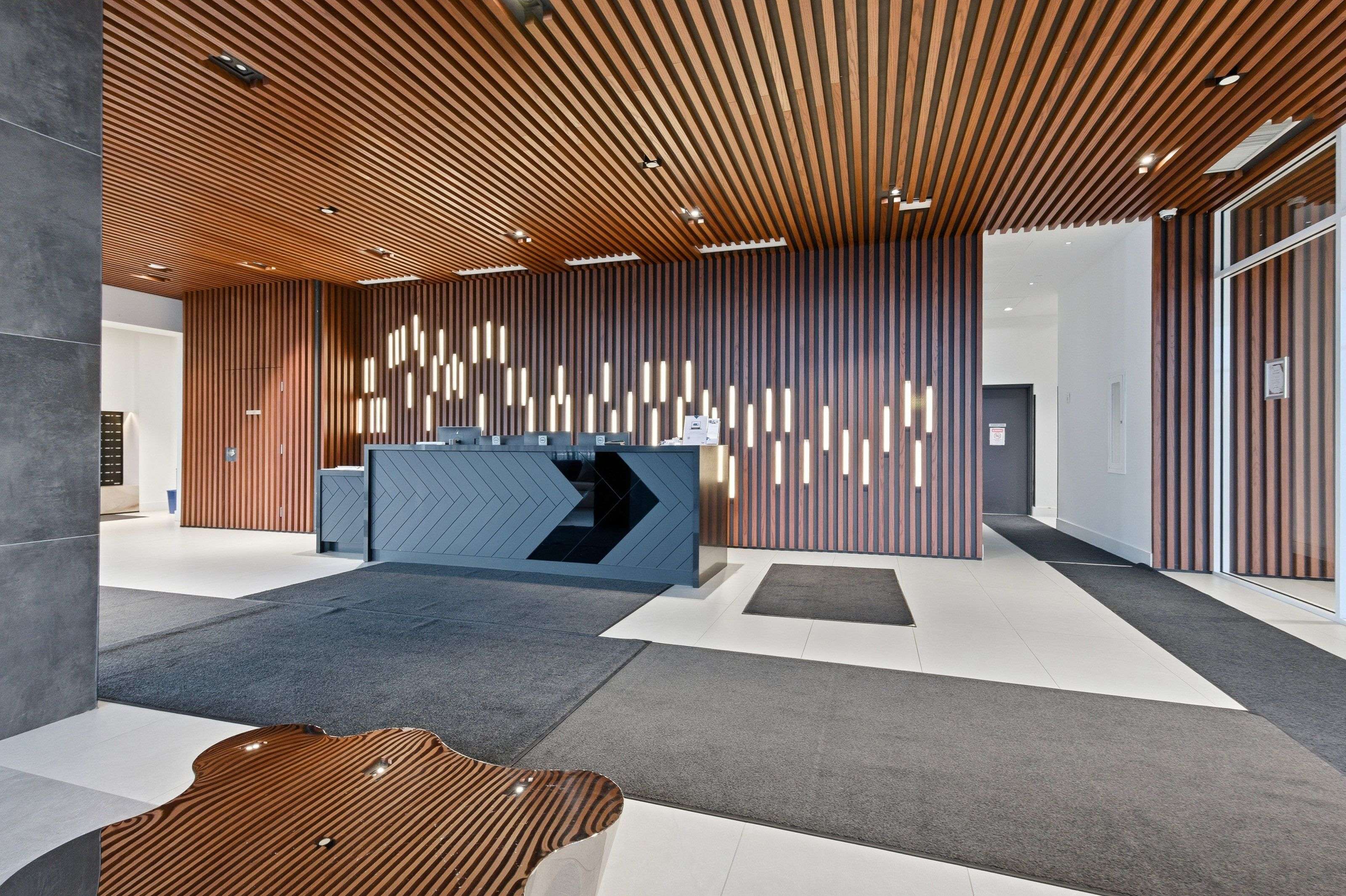 297 Oak Walk DR #314, Oakville, ON L6H 3R6