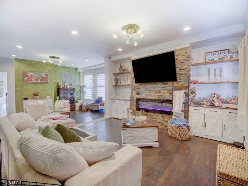 26 E 49Th St, Bayonne City, NJ 07002