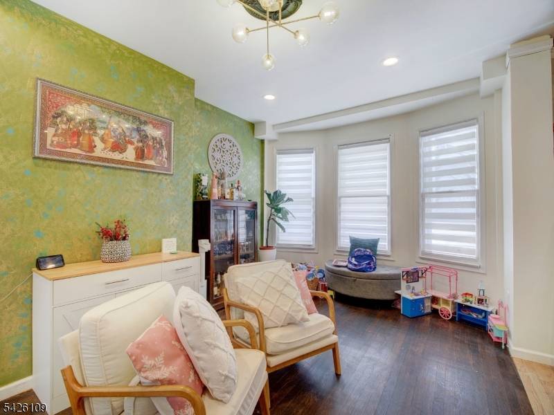 26 E 49Th St, Bayonne City, NJ 07002